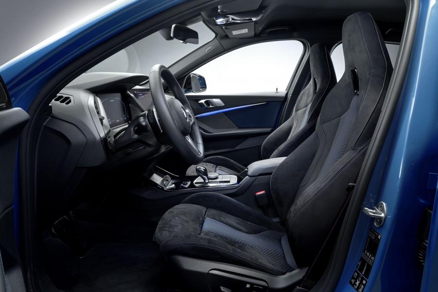 Интерьер BMW M135i xDrive (F40) 2019 года  (WW) (фото 47 из 189)
